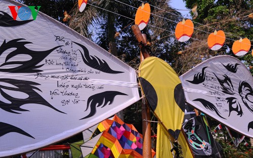 Traditional kite making in Hue - ảnh 1